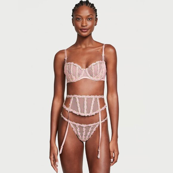 Victoria’s Secret Dream Angels Rosebud Embroidery Bra 34B Garter XS Panty M Set - Picture 1 of 13